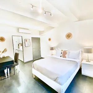https://casajoy-lib-2-aix-en-provence.fr-provencehotel.com