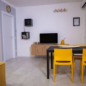 https://la-casa-sul-naviglio-milan.italymilanhotels.net